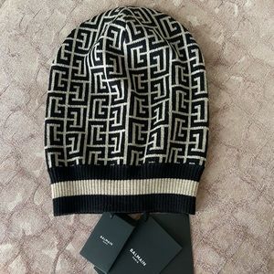 BRAND NEW WITH TAGS BALMAIN BEANIE